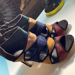 Slightly worn XOXO heels! Multi colored